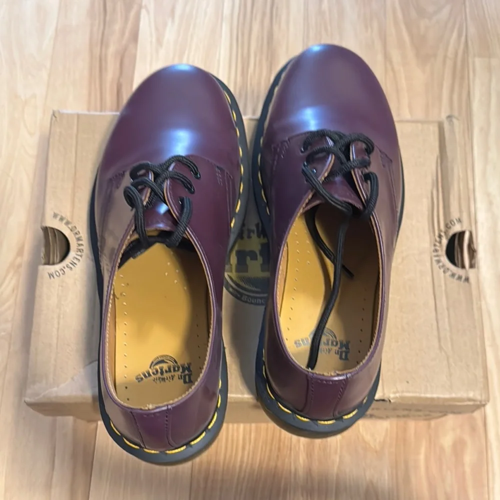 NEW IN BOX Dr. Martens Purple Leather Shoes - Picture 2 of 5